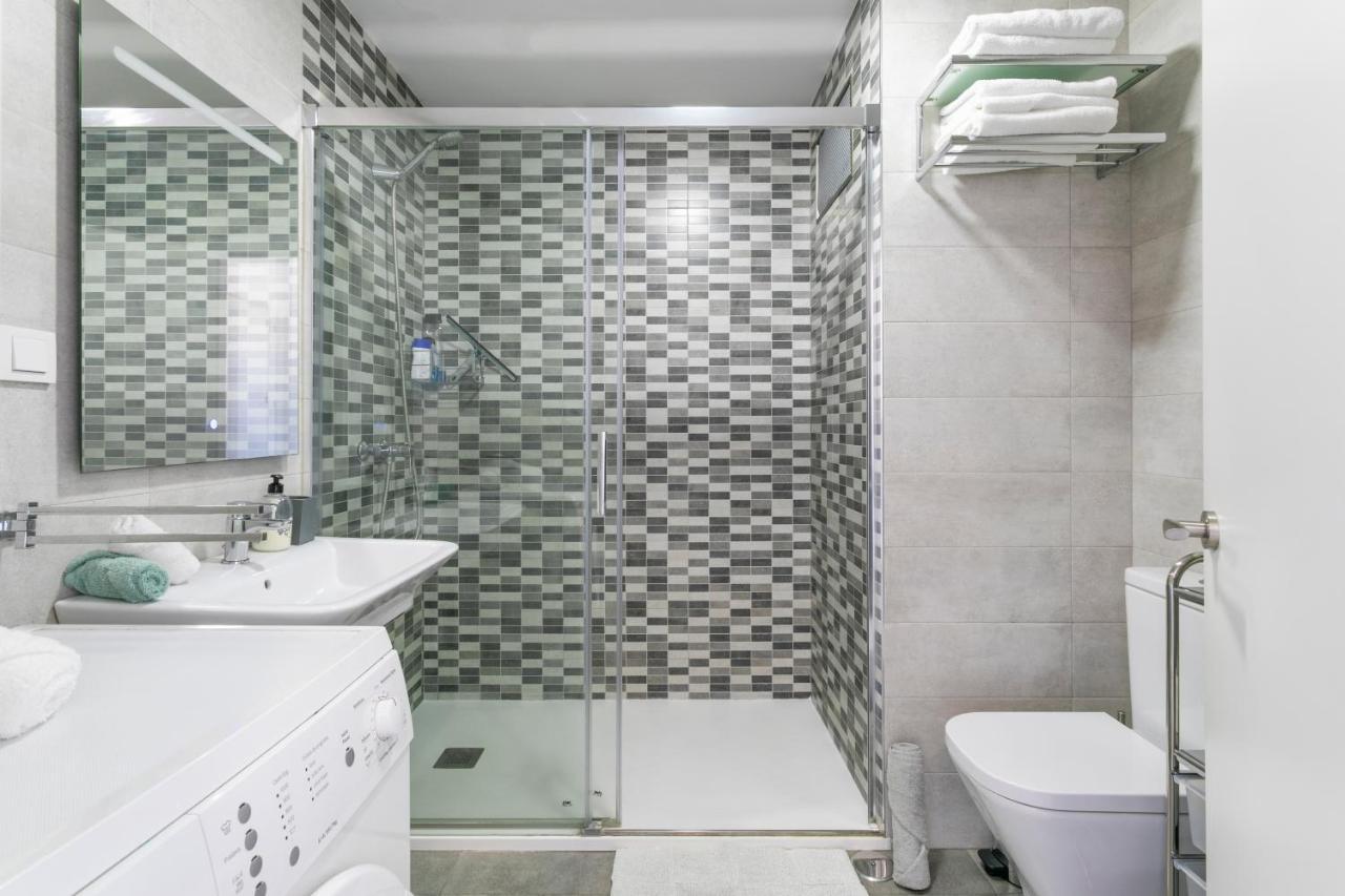 Beach Suite, City & Mountain View Alicante Esterno foto