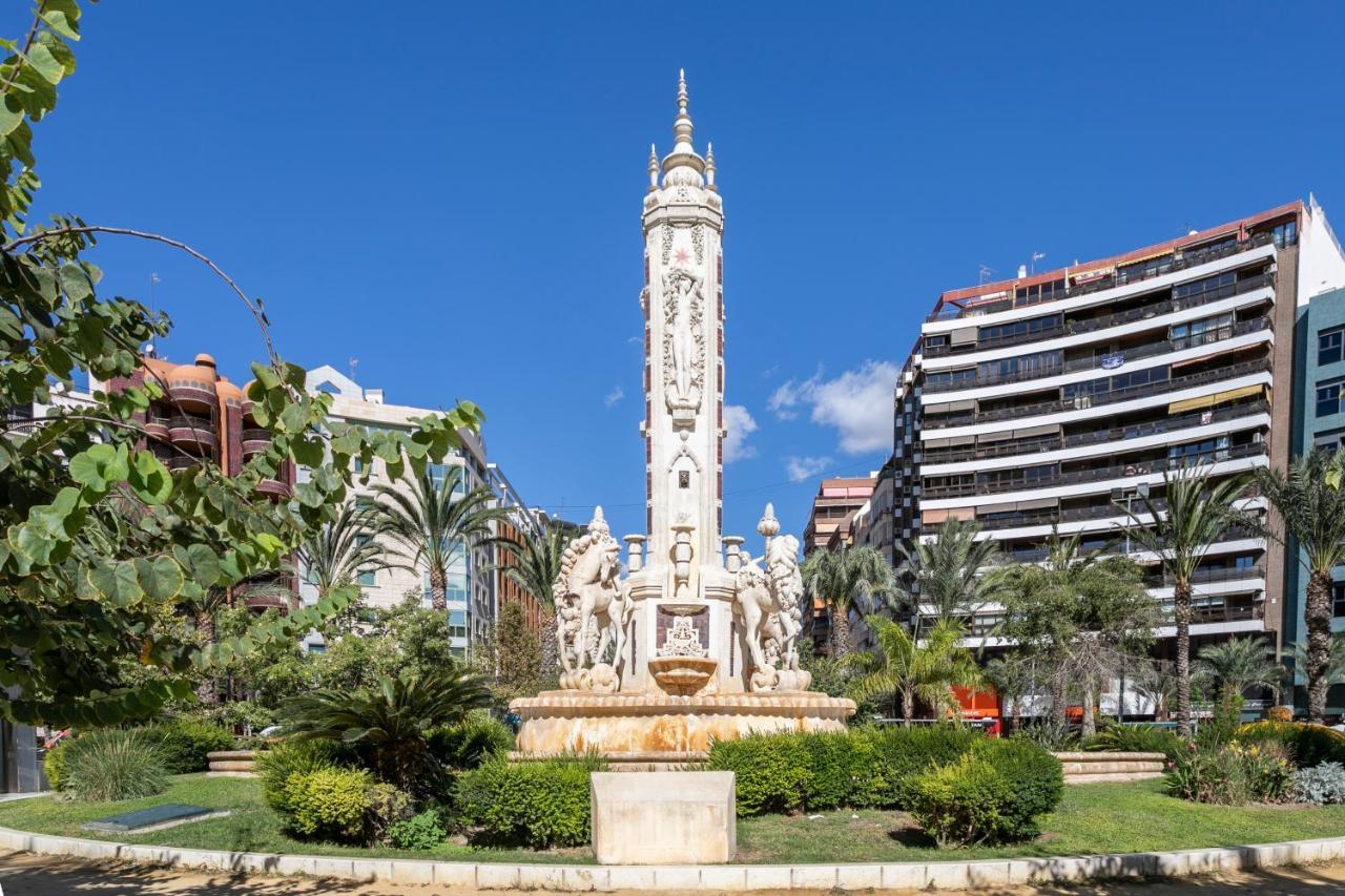 Beach Suite, City & Mountain View Alicante Esterno foto